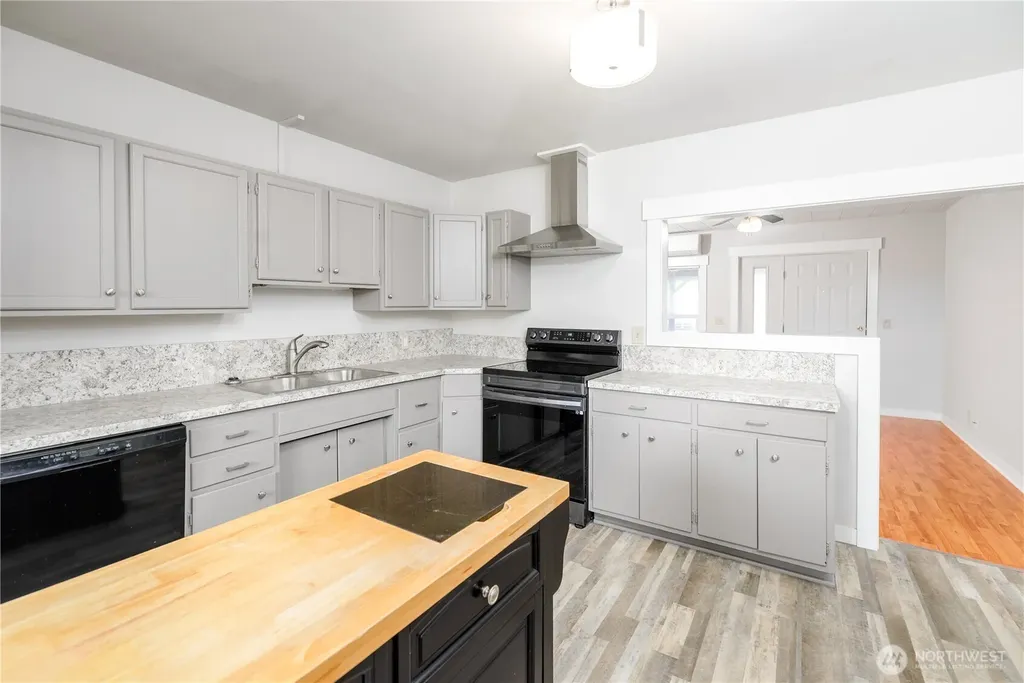 1031 W Glenwood Street Port Angeles WA 98363
