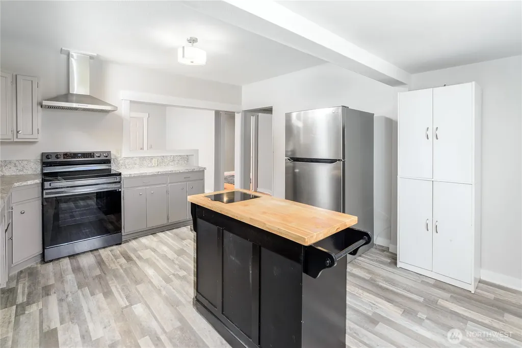 1031 W Glenwood Street Port Angeles WA 98363