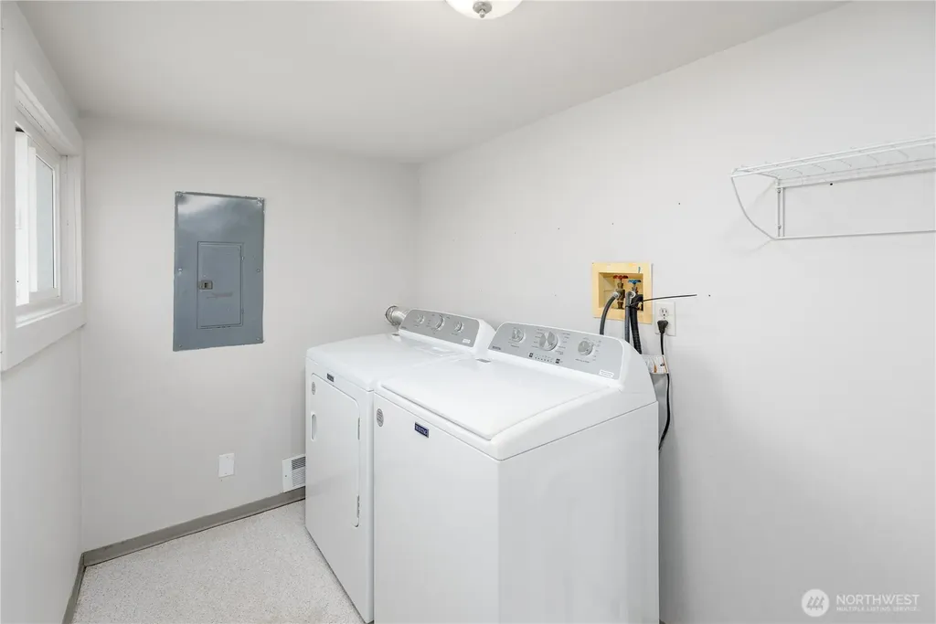 1031 W Glenwood Street Port Angeles WA 98363