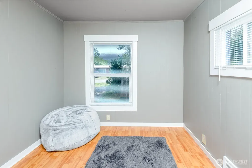 1031 W Glenwood Street Port Angeles WA 98363
