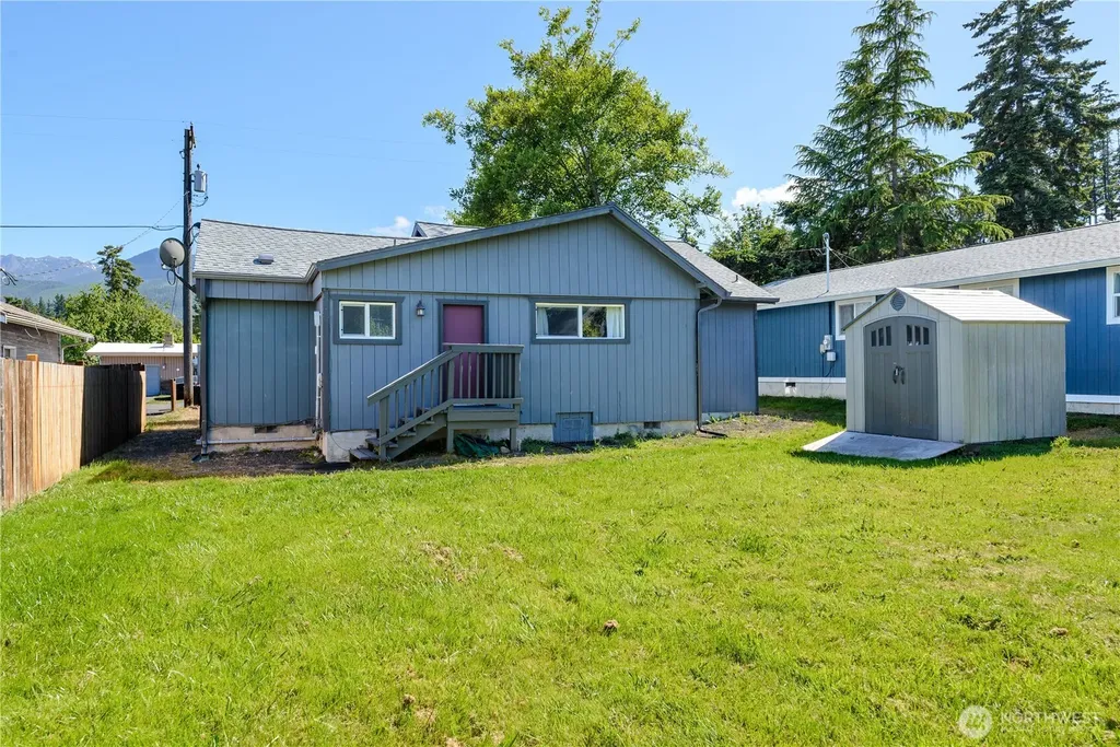 1031 W Glenwood Street Port Angeles WA 98363