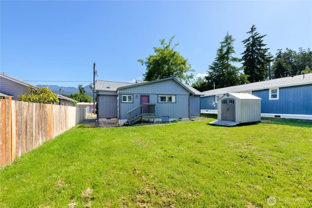 1031 W Glenwood Street Port Angeles WA 98363