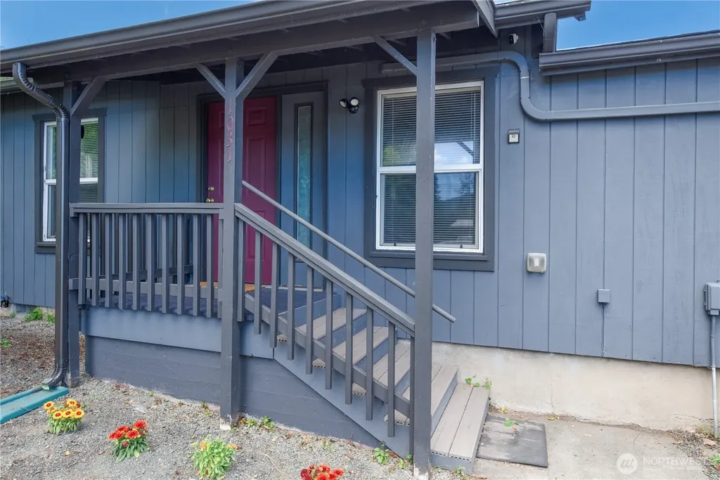 1031 W Glenwood Street Port Angeles WA 98363
