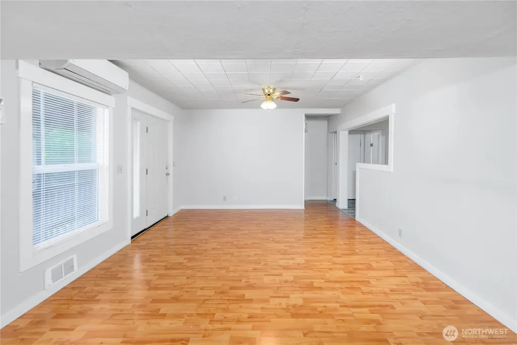 1031 W Glenwood Street Port Angeles WA 98363