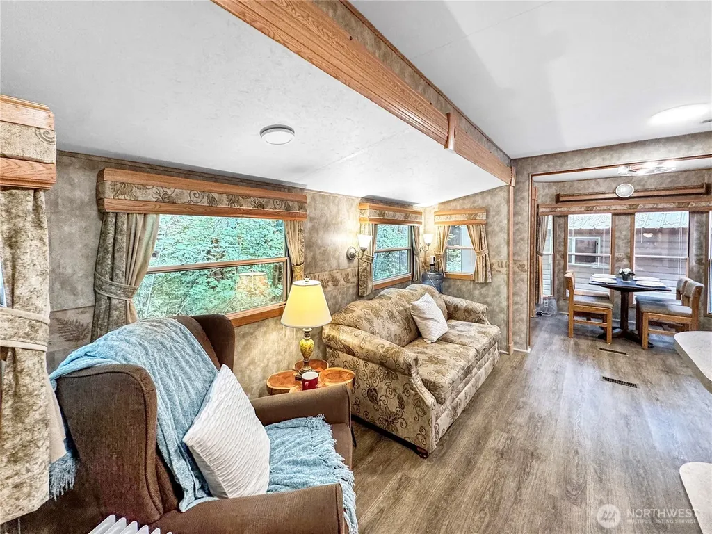 48 Branch Circle Deming WA 98244