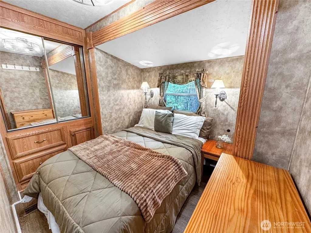 48 Branch Circle Deming WA 98244