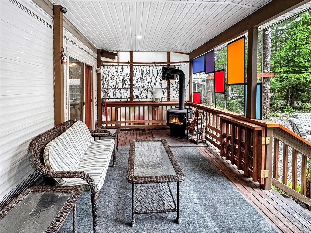 48 Branch Circle Deming WA 98244