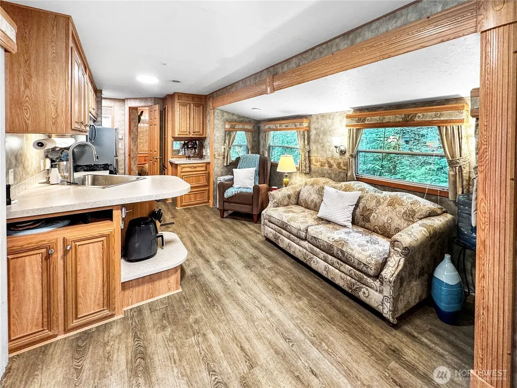 48 Branch Circle Deming WA 98244