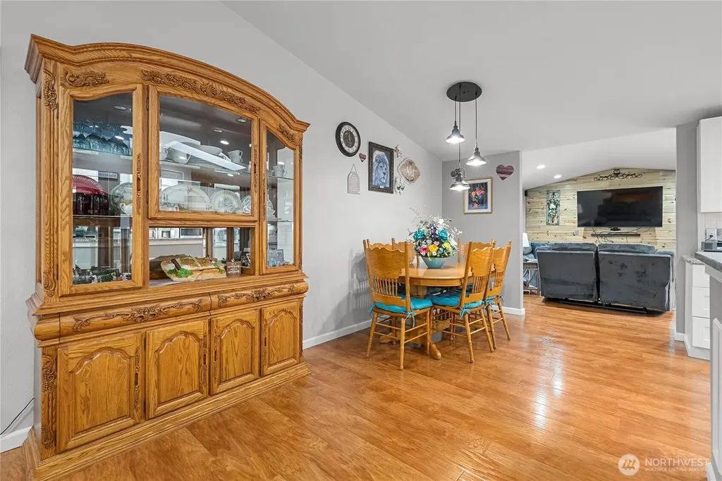 1825 W Deegan Road E Shelton WA 98584