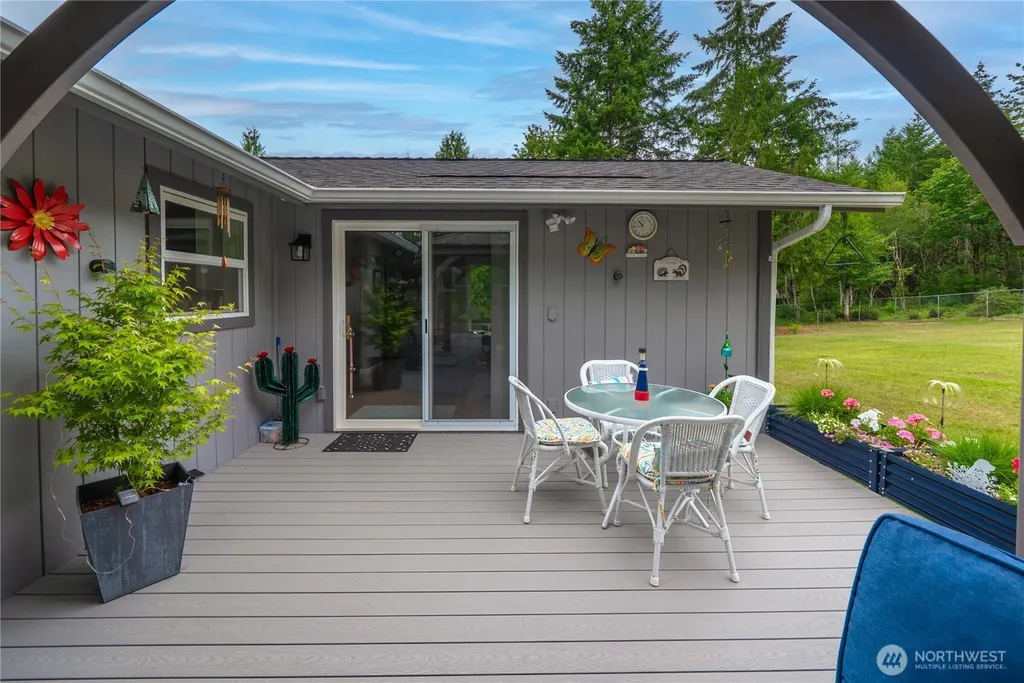 1825 W Deegan Road E Shelton WA 98584