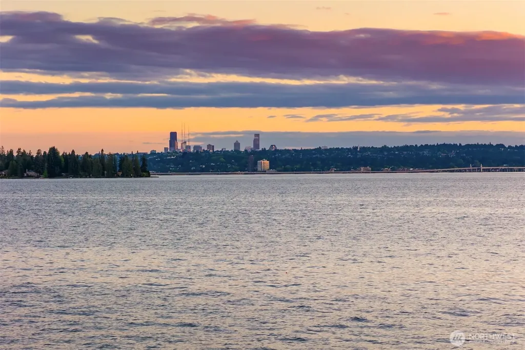 6225 Lake Washington Boulevard NE Kirkland WA 98033