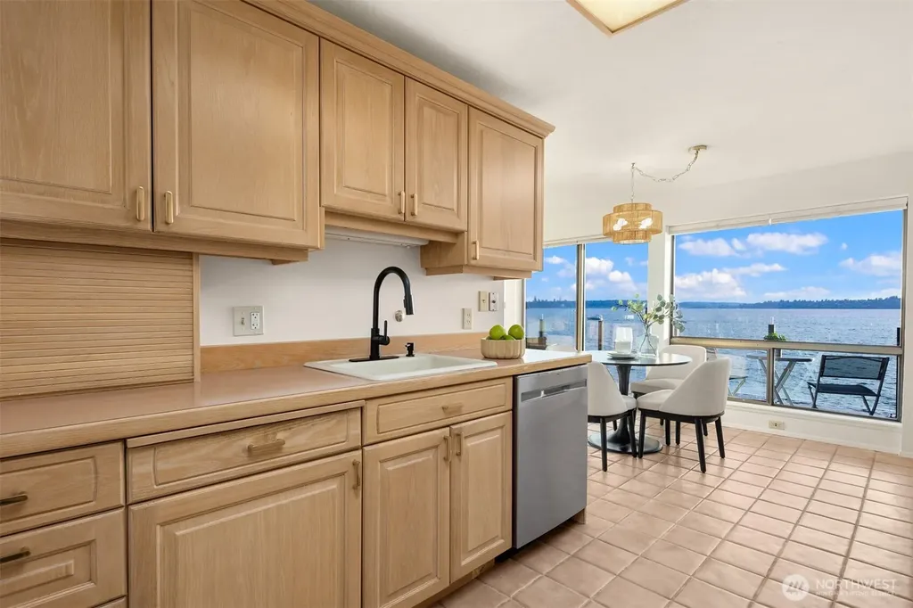 6225 Lake Washington Boulevard NE Kirkland WA 98033