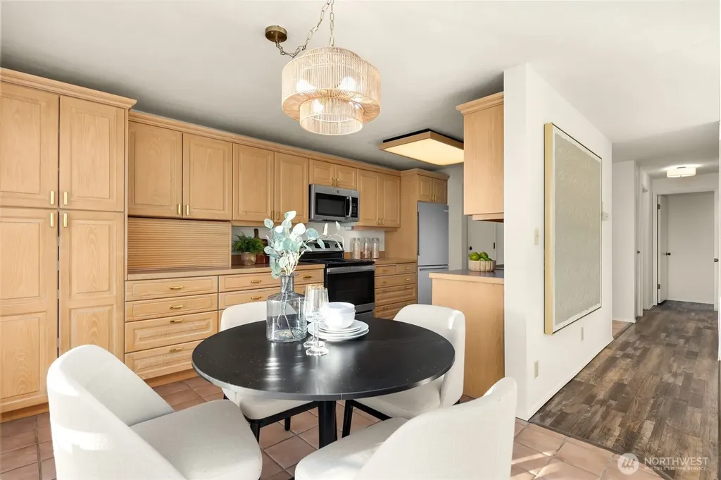 6225 Lake Washington Boulevard NE Kirkland WA 98033