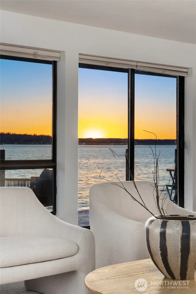 6225 Lake Washington Boulevard NE Kirkland WA 98033