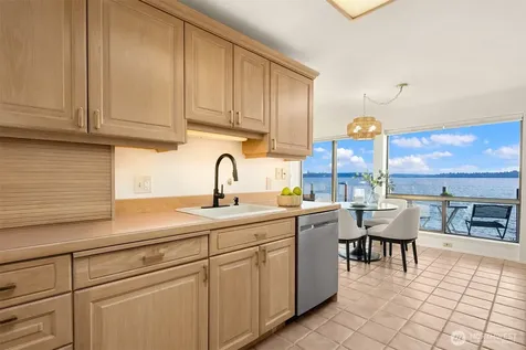6225 Lake Washington Boulevard NE Kirkland WA 98033