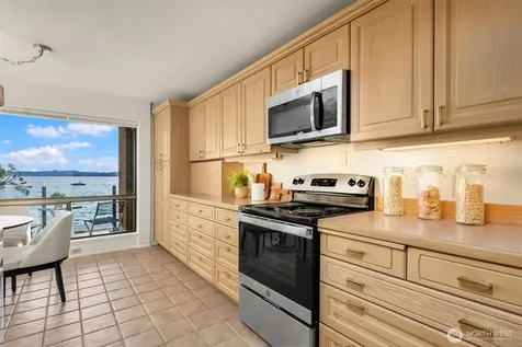 6225 Lake Washington Boulevard NE Kirkland WA 98033