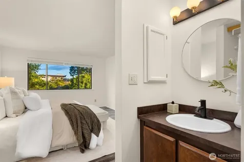 6225 Lake Washington Boulevard NE Kirkland WA 98033