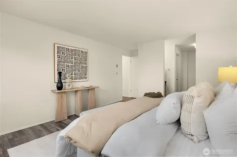 6225 Lake Washington Boulevard NE Kirkland WA 98033