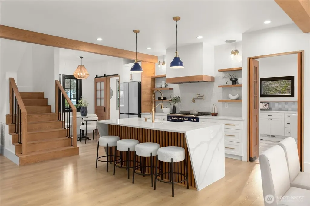 6523 39th Avenue NE Seattle WA 98115