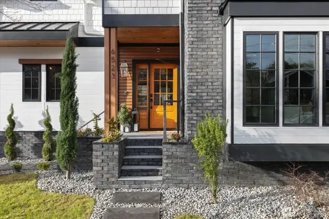 6523 39th Avenue NE Seattle WA 98115