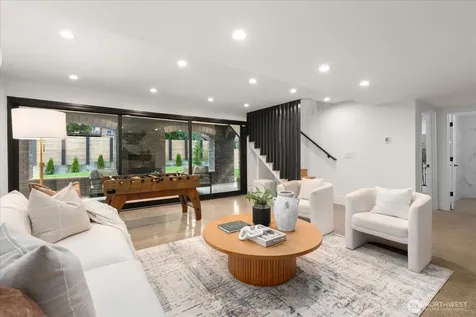 6523 39th Avenue NE Seattle WA 98115