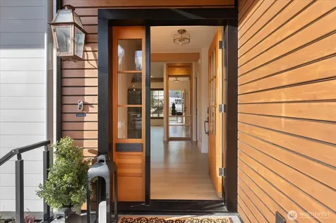 6523 39th Avenue NE Seattle WA 98115