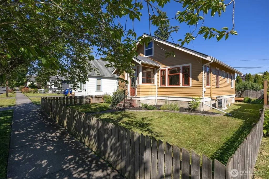 2110 G Street Bellingham WA 98225