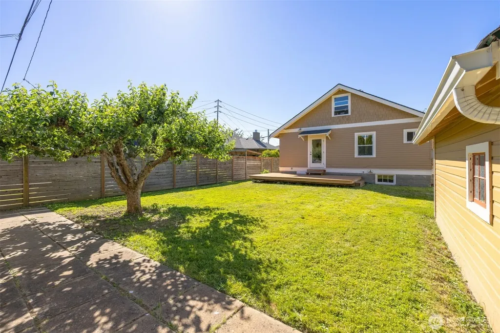 2110 G Street Bellingham WA 98225