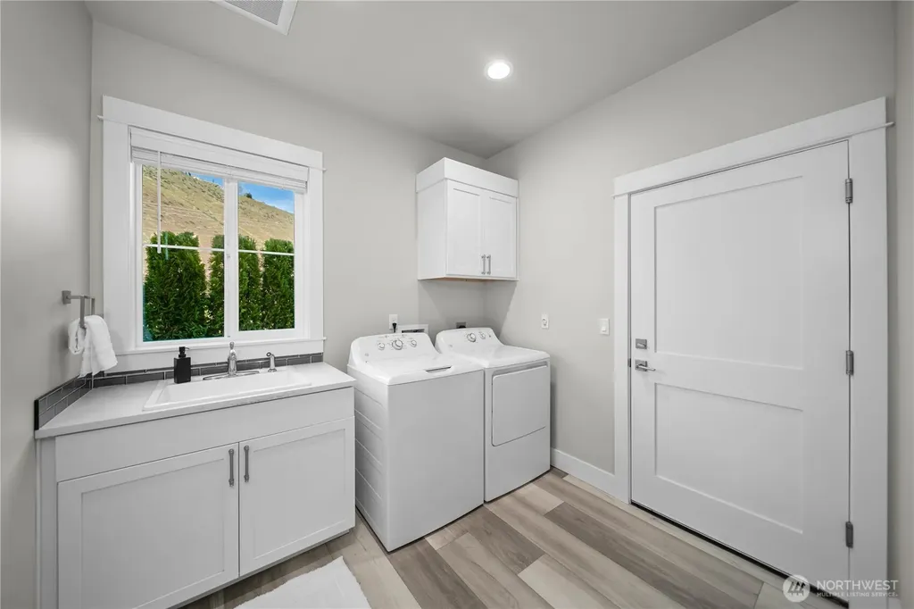 9464 Yakima Lane NW Quincy WA 98848
