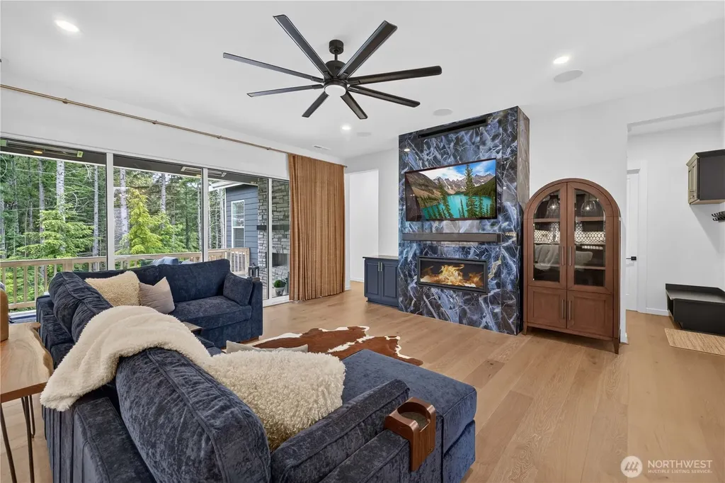 33110 Liberty Ave SE Black Diamond WA 98010