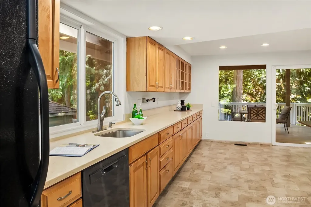 2119 Sahalee Drive W Sammamish WA 98074