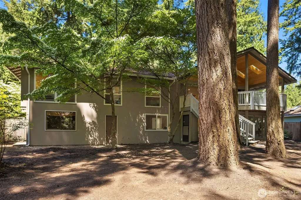 2119 Sahalee Drive W Sammamish WA 98074