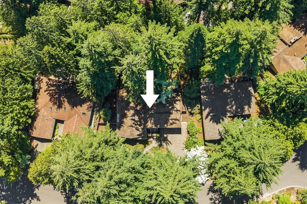 2119 Sahalee Drive W Sammamish WA 98074