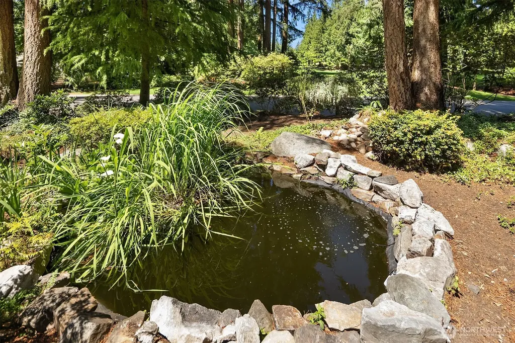 2119 Sahalee Drive W Sammamish WA 98074