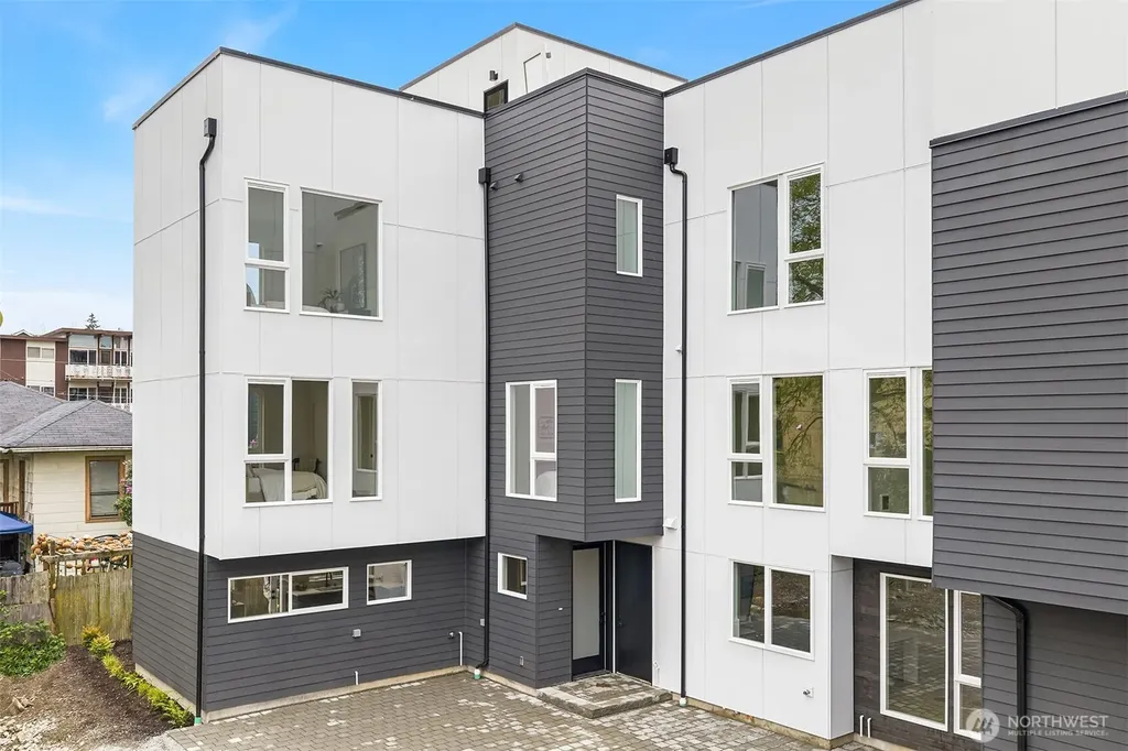 4425 Fremont Avenue N Seattle WA 98103