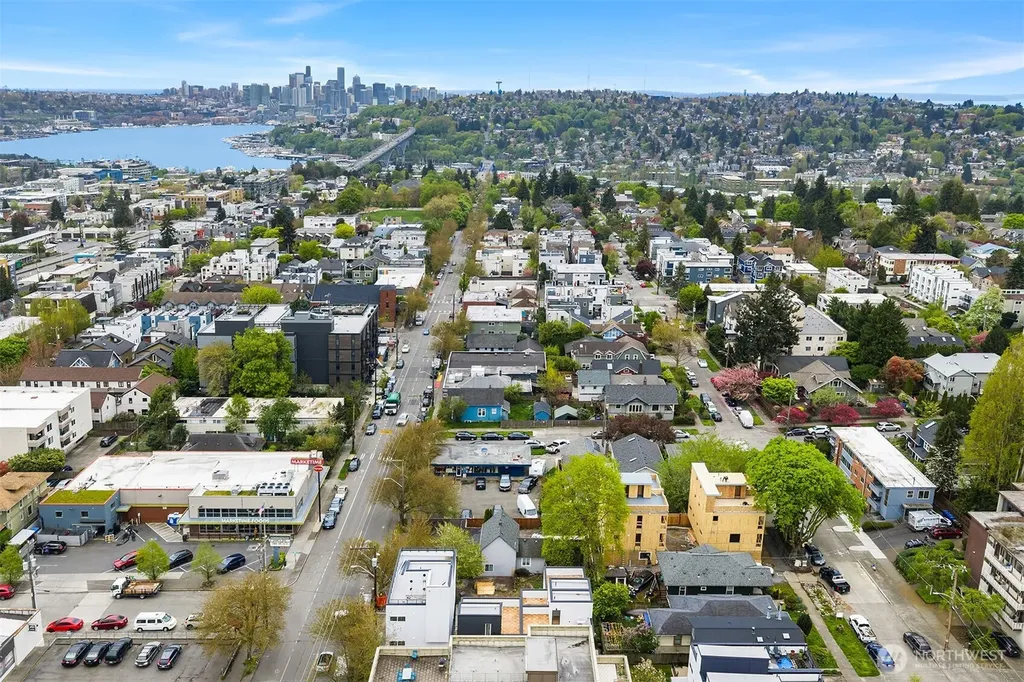 4425 Fremont Avenue N Seattle WA 98103
