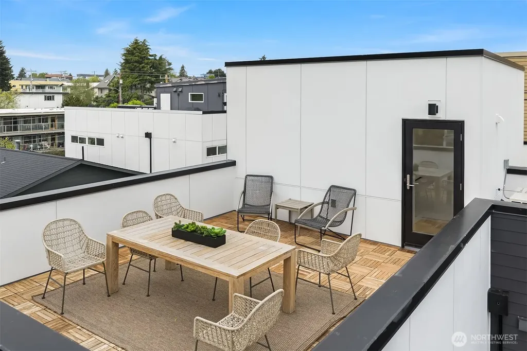 4425 Fremont Avenue N Seattle WA 98103