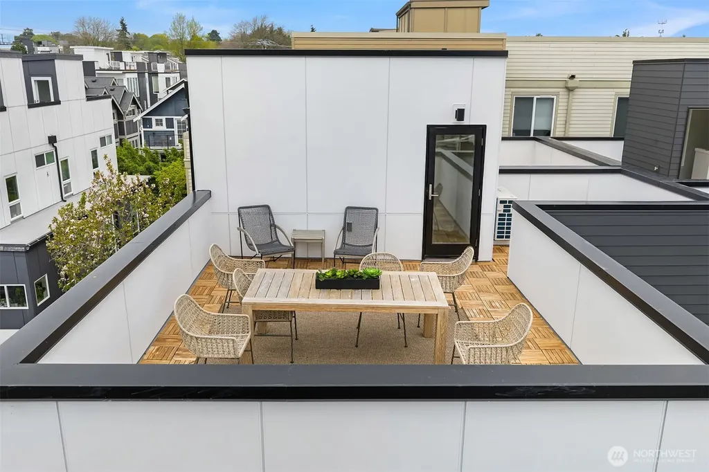 4425 Fremont Avenue N Seattle WA 98103