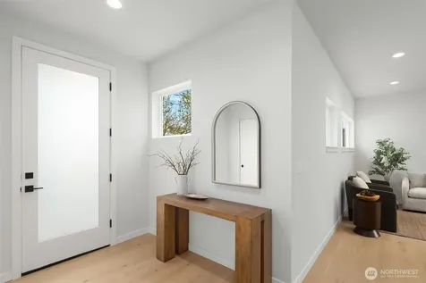 4425 Fremont Avenue N Seattle WA 98103