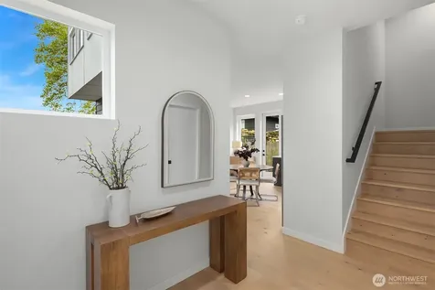 4425 Fremont Avenue N Seattle WA 98103