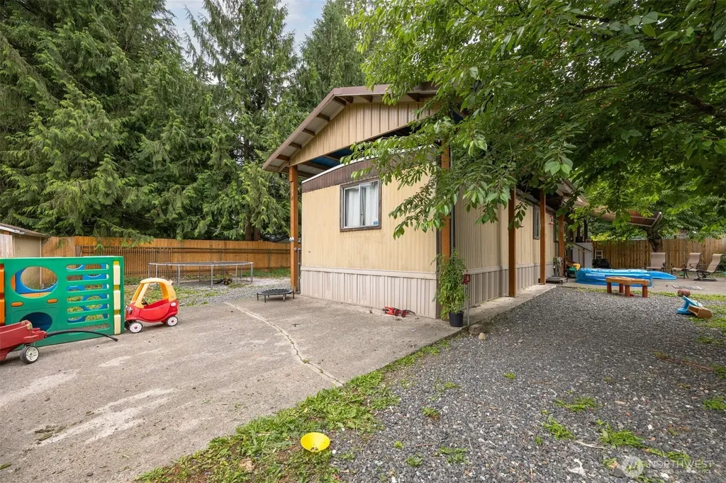8372 Juniper Lane Maple Falls WA 98266