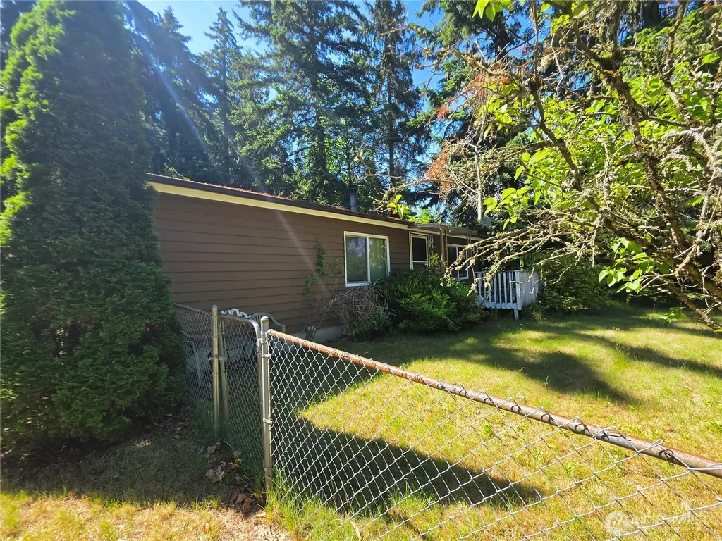 3591 Pine Road Bremerton WA 98310
