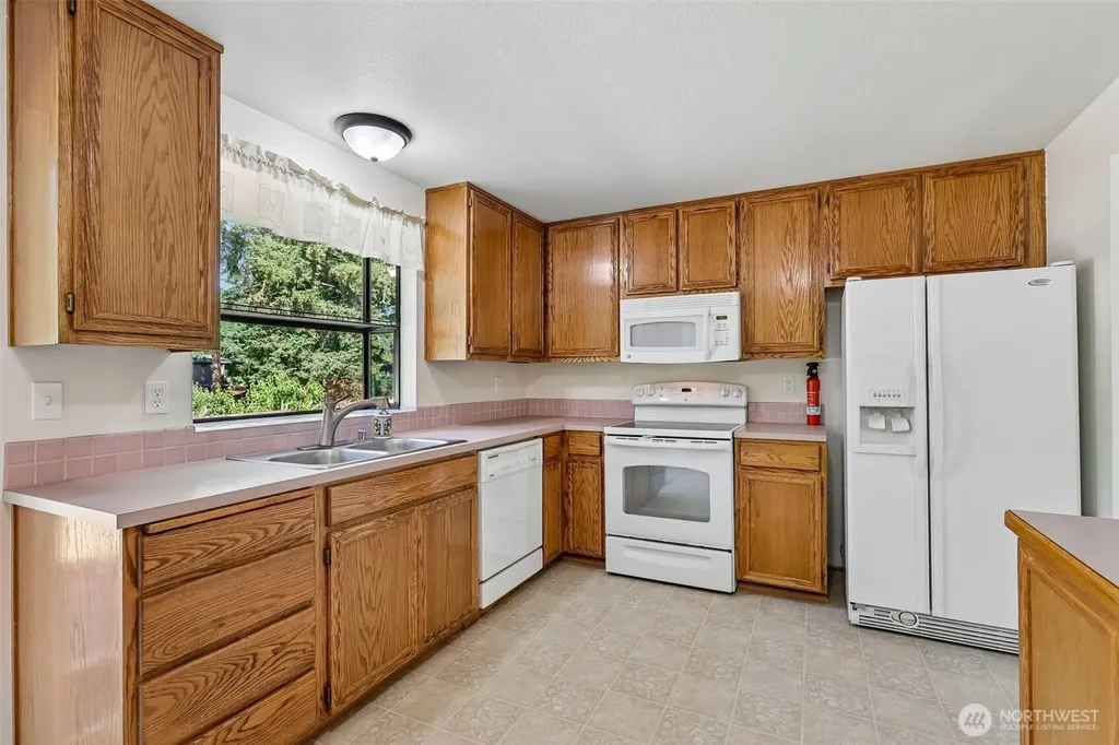 16409 92nd Avenue E Puyallup WA 98375