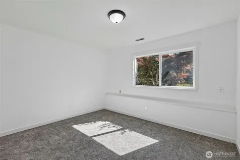 16409 92nd Avenue E Puyallup WA 98375
