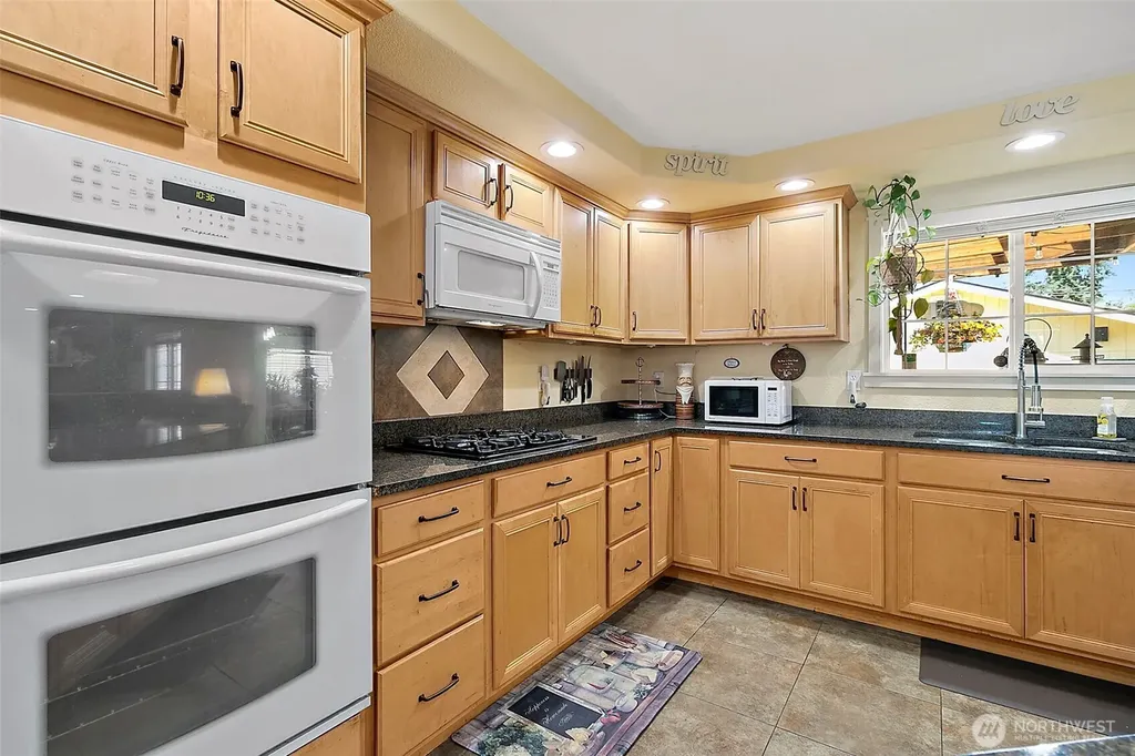 4610 N Defiance Street Tacoma WA 98407