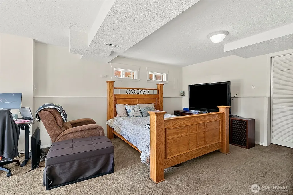 4610 N Defiance Street Tacoma WA 98407