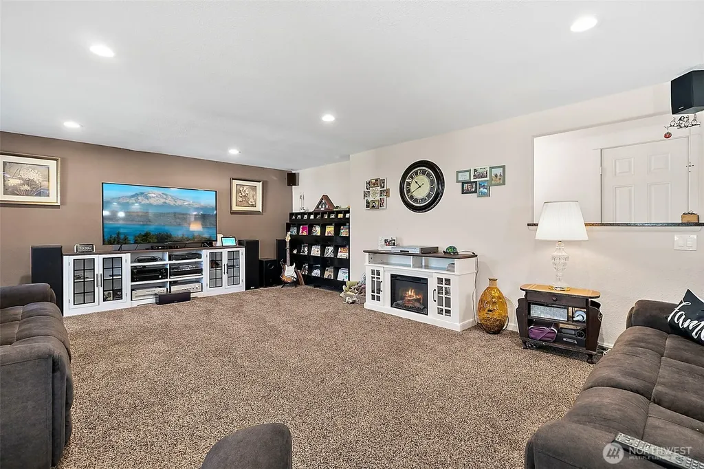 4610 N Defiance Street Tacoma WA 98407