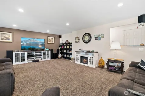 4610 N Defiance Street Tacoma WA 98407