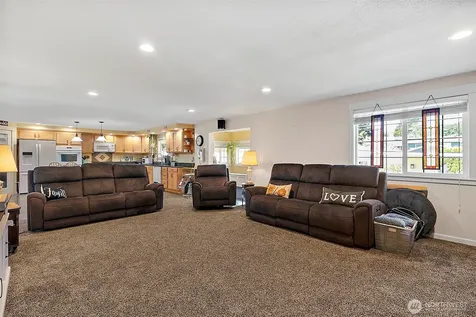 4610 N Defiance Street Tacoma WA 98407