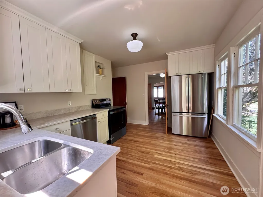 1615 Gregory Way Bremerton WA 98337